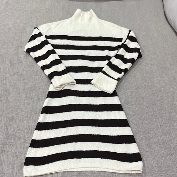 Nanushka Lola Dress in Stripe Creme & Brown Sleeve Mini Sweater Sz M - Picture 2 of 8